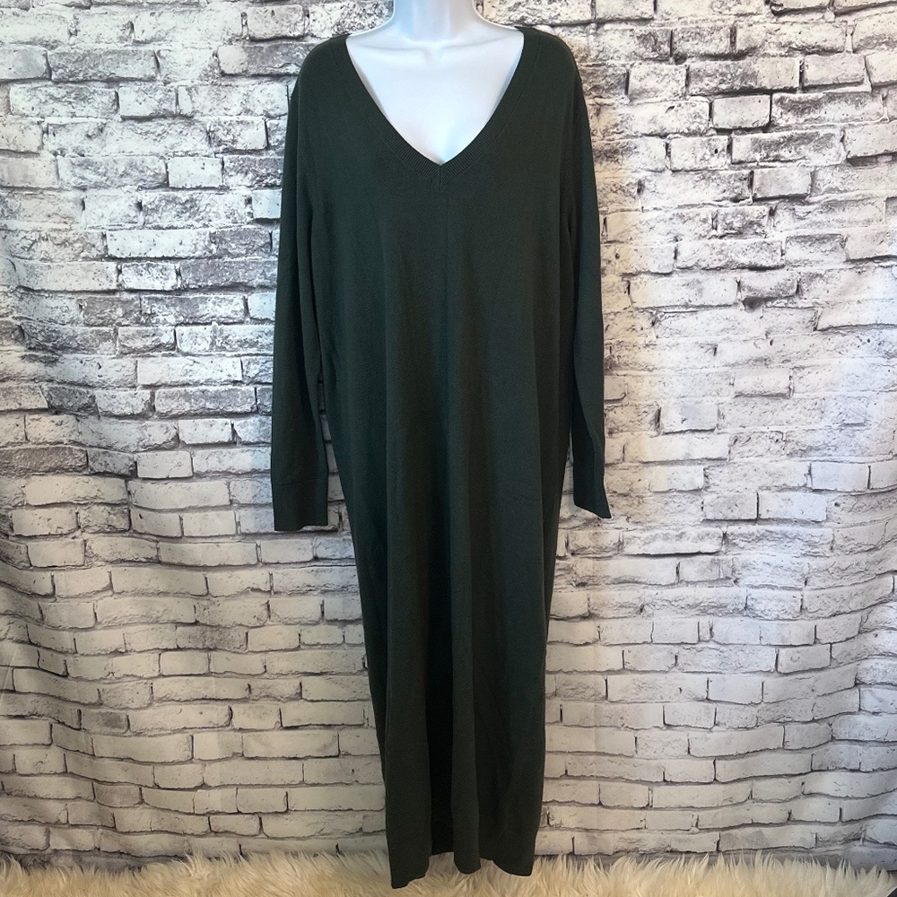 Treasure & Bond Dark Green Long Sleeve V-Neck Maxi Dress